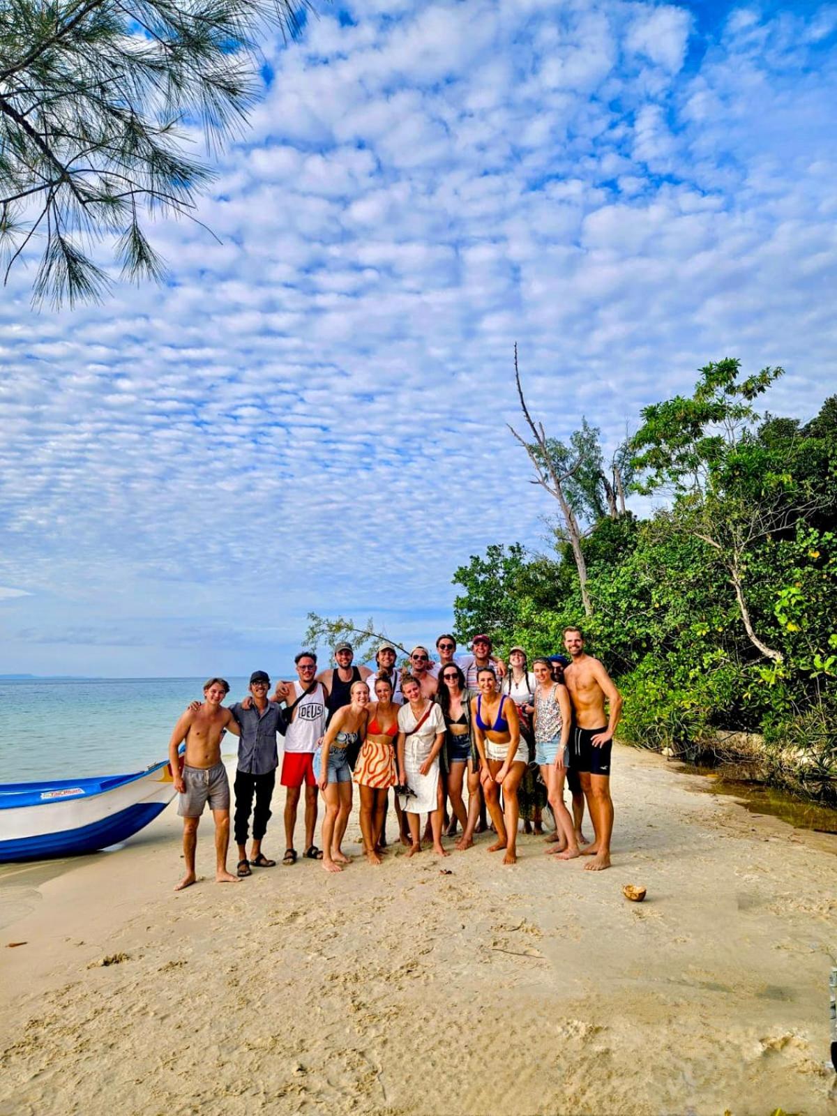 The Vibe House - Chillout Hostel Phu Quoc Bagian luar foto